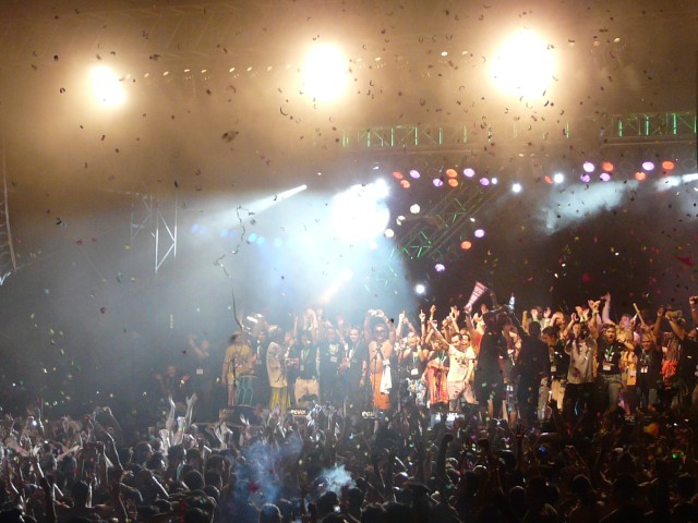 grand finale with confetti